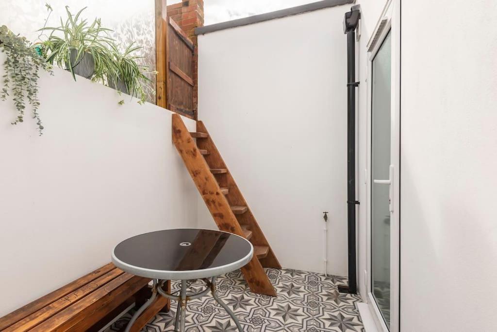 Comfortable Flat Close To The Beach Brighton Exterior photo